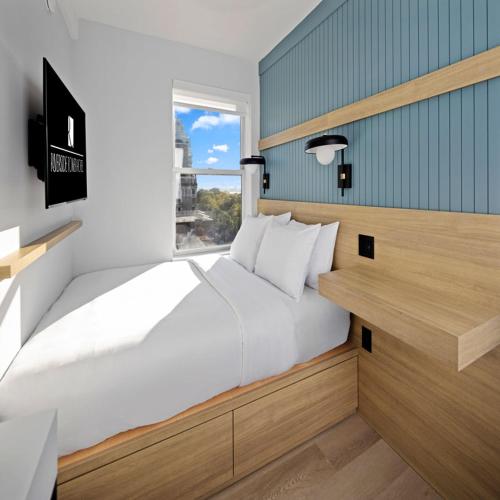 Alojamiento con vistas al río - Cama grande del hotel Riverside Tower Hotel. Foto 1