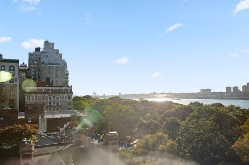 Alojamiento con vistas al río - Cama grande del hotel Riverside Tower Hotel. Foto 4