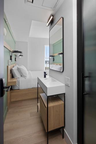 Alojamiento Individual con vistas al río del hotel Riverside Tower Hotel. Foto 3