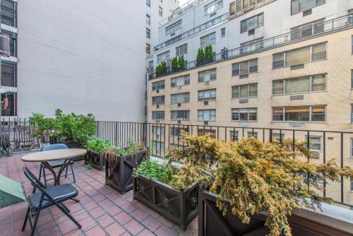 Suite de 1 dormitorio con terraza del hotel Lombardy Hotel. Foto 4