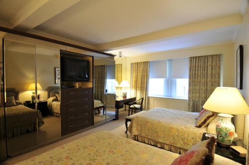 Suite de 1 dormitorio - 2 camas grandes del hotel Lombardy Hotel. Foto 12