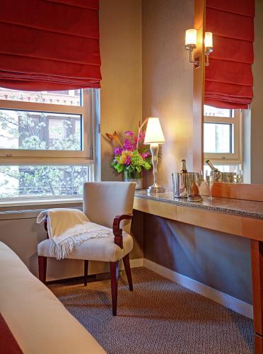 Suite con cama extragrande del hotel Hotel Giraffe. Foto 2