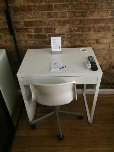 Estudio Junior con baño privado del hotel Chelsea Inn. Foto 6