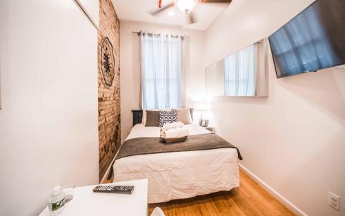 Habitación Doble Estándar con baño privado del hotel Chelsea Inn. Foto 2