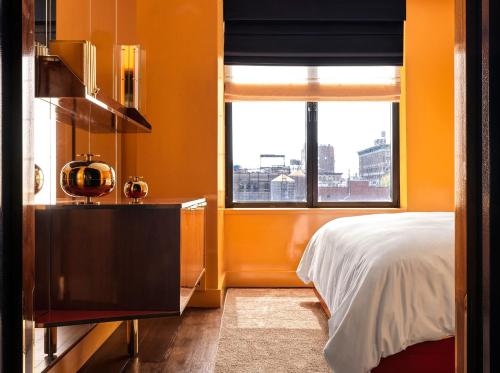 Habitación con cama extragrande. del hotel The Manner, The Unbound Collection by Hyatt. Foto 1