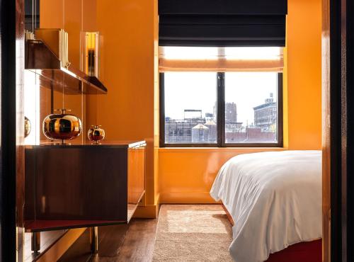 Habitación con cama extragrande. del hotel The Manner, The Unbound Collection by Hyatt. Foto 2