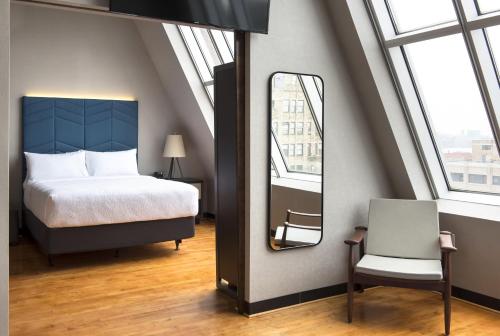 King Suite with Sofa Bed and Skyline View - High Floor del hotel Four Points by Sheraton Manhattan SoHo Village