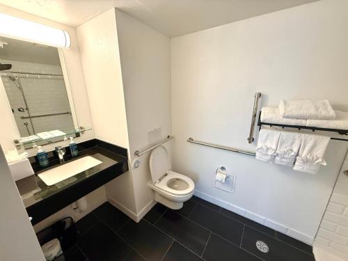 King Suite with Sofa Bed and Skyline View - High Floor del hotel Four Points by Sheraton Manhattan SoHo Village. Foto 11