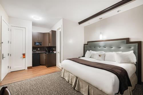 Habitación Esquinera - 1 cama extragrande - No fumadores del hotel Condor Hotel Brooklyn. Foto 3