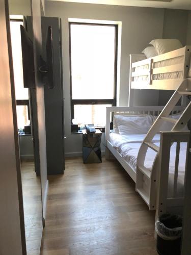 Habitación Three's Company del hotel The Ridge. Foto 10