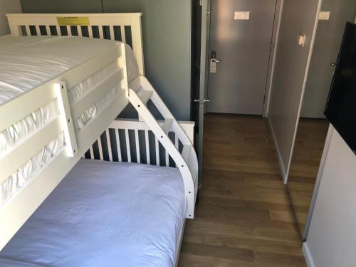 Habitación Three's Company del hotel The Ridge. Foto 12