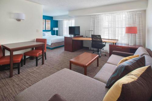 Estudio con cama grande, sofá cama y bañera adaptada - Adaptado para personas con discapacidad auditiva y movilidad reducida del hotel Residence Inn Long Island Hauppauge/Islandia