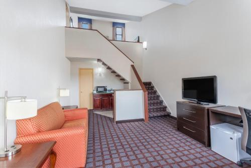 Suite con cama extragrande - No fumadores del hotel Days Inn Woodbury. Foto 2