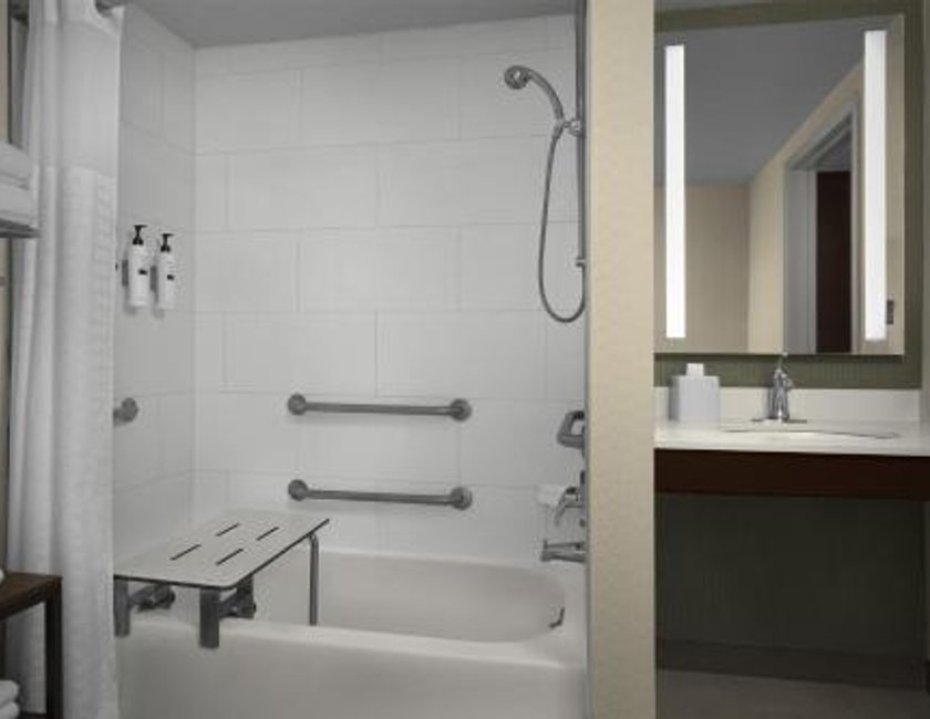 Habitación Doble con 2 camas dobles - Adaptada para personas de movilidad reducida del hotel Hilton Garden Inn Westbury