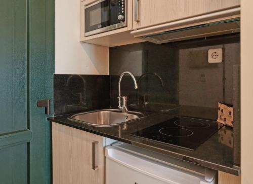 Estudio del hotel Grupotel Mar De Menorca. Foto 1