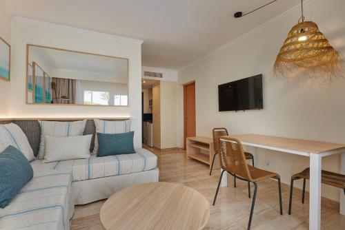Apartamento de 1 dormitorio del hotel Grupotel Mar De Menorca. Foto 1