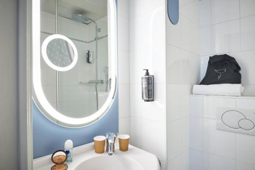 Habitación Doble Estándar del hotel ibis Paris Avenue d'Italie 13ème. Foto 17