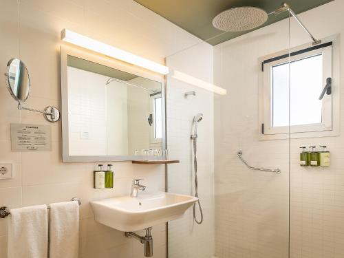 Habitación Doble Económica - 1 o 2 camas del hotel Artiem Capri. Foto 4