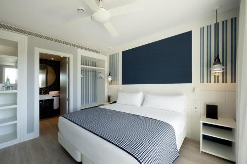 Habitación Premium con vistas al jardín del hotel Catalonia Mirador Des Port. Foto 4