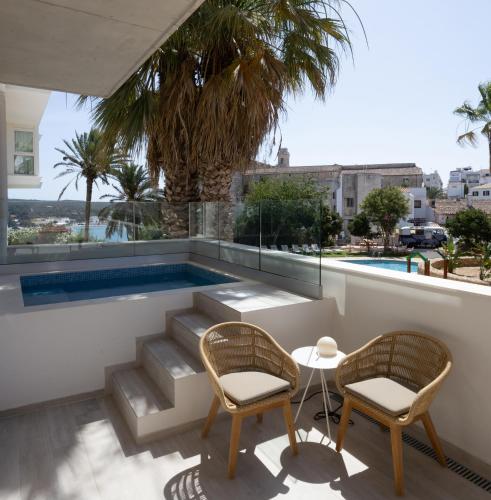 Suite con piscina privada del hotel Catalonia Mirador Des Port. Foto 3