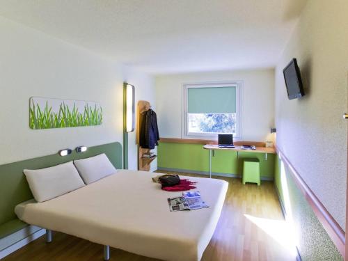 Habitación Clásica con 1 cama doble del hotel Ibis budget Madrid Alcala de Henares La Dehesa