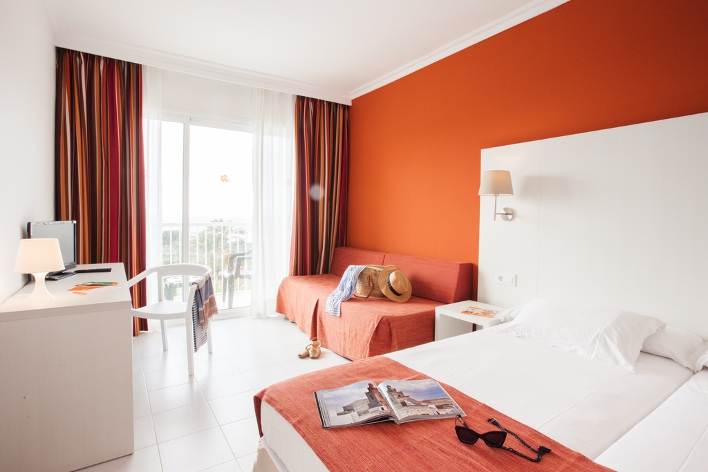 Habitación doble Vista Mar + Entrada Parque Acuático del hotel Minura Sur Menorca