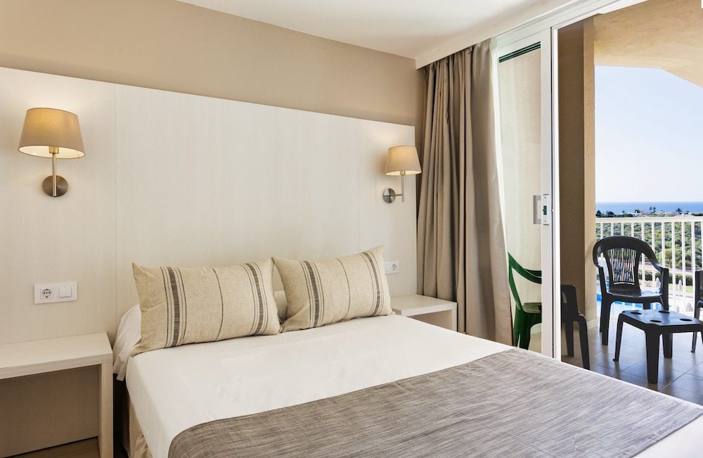 Habitación familiar, 2 habitaciones del hotel Minura Sur Menorca. Foto 2