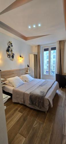 Double Room with Bathtub (without lift) del hotel Camelia Prestige - Place de la Nation. Foto 5