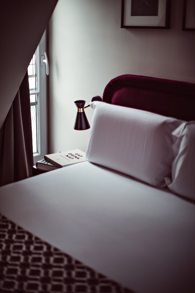 Habitación clásica doble del hotel Monsieur Helder. Foto 6
