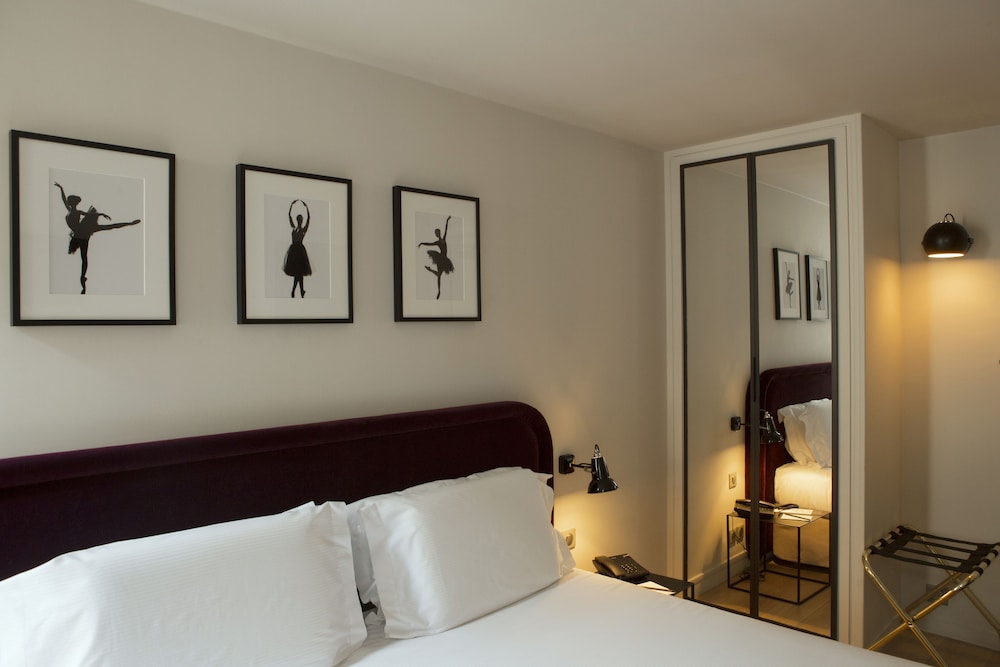 Habitación superior con 1 cama doble o 2 individuales del hotel Monsieur Helder. Foto 1
