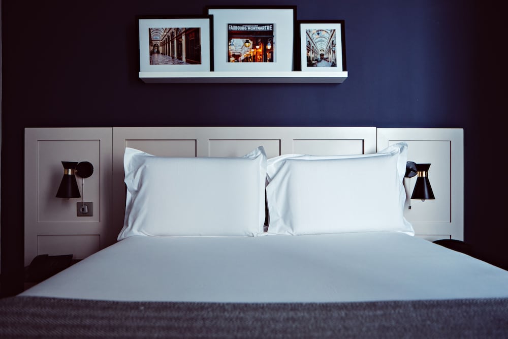 Habitación Deluxe con 1 cama doble o 2 individuales, bañera del hotel Monsieur Helder. Foto 3