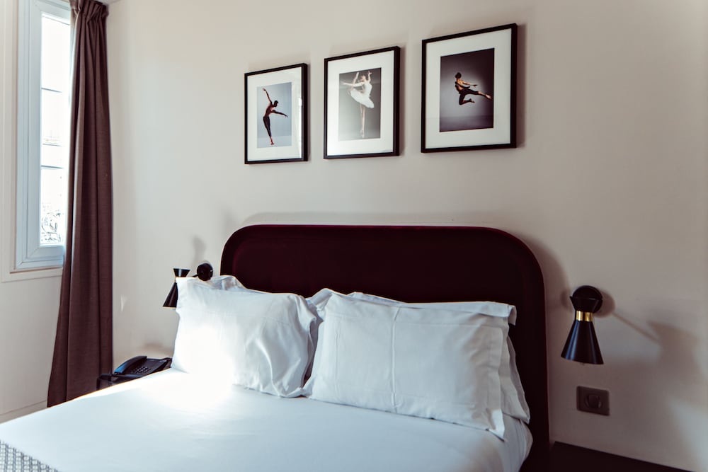 Habitación Deluxe con 1 cama doble o 2 individuales, bañera del hotel Monsieur Helder. Foto 5