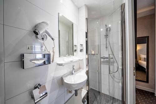 Habitaciones Adyacentes (4 personas) del hotel de la Paix. Foto 3