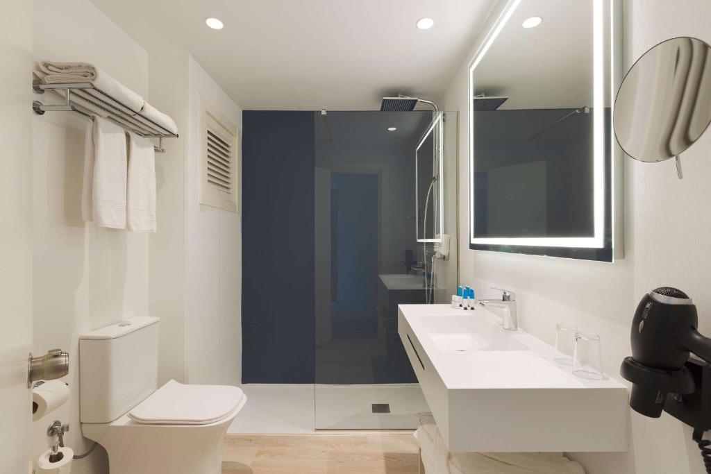 Habitación doble Vista Mar Superior del hotel Alua Illa De Menorca. Foto 2