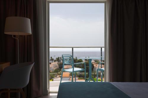 Suite Junior con vistas al mar del hotel Alua Illa De Menorca. Foto 3