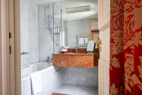 Habitación Deluxe del hotel De Seine. Foto 2