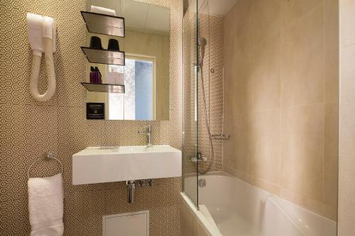 Deluxe Room with Twin Beds or Double Bed del hotel Design Sorbonne
