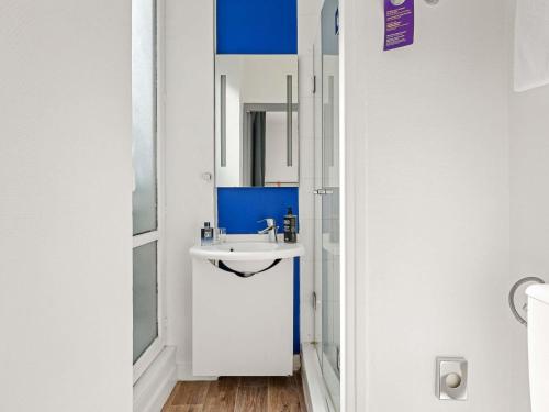 Habitación Doble Estándar - 2 camas del hotel ibis Styles Paris République Le Marais. Foto 1