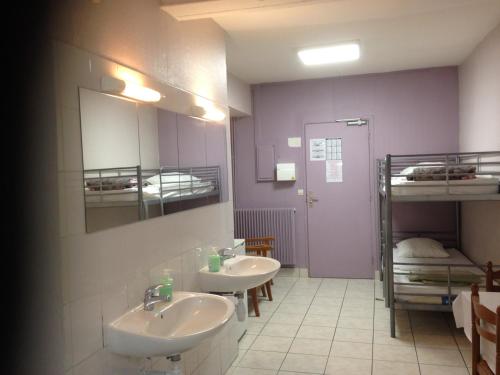 Habitación Quíntuple con baño privado del hotel Richard. Foto 1