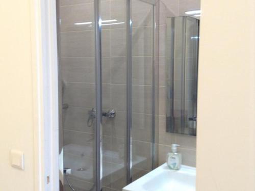 Habitación Quíntuple Deluxe con baño privado del hotel Richard