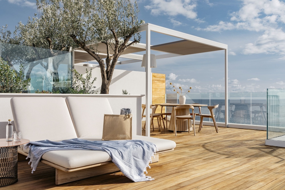 Penthouse con vistas al mar y terraza privada en la azotea del hotel Villa Le Blanc, A Gran Meliá Hotel - The Leading Hotels Of The World. Foto 4