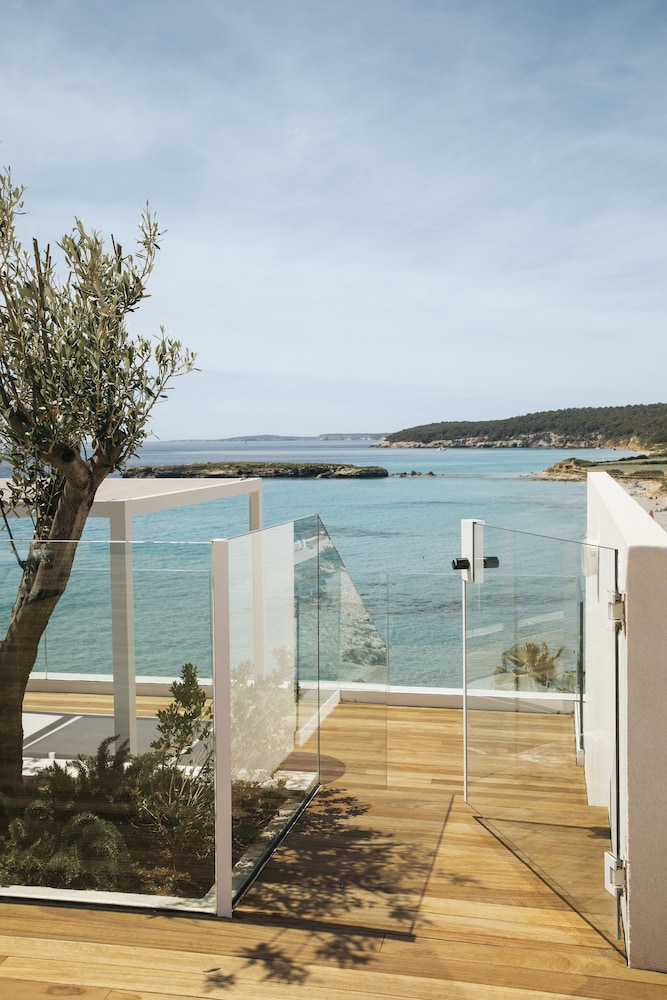 Penthouse con vistas al mar y terraza privada en la azotea del hotel Villa Le Blanc, A Gran Meliá Hotel - The Leading Hotels Of The World. Foto 5