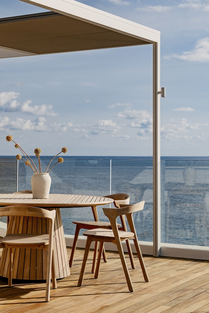 Penthouse con vistas al mar y terraza privada en la azotea del hotel Villa Le Blanc, A Gran Meliá Hotel - The Leading Hotels Of The World. Foto 6