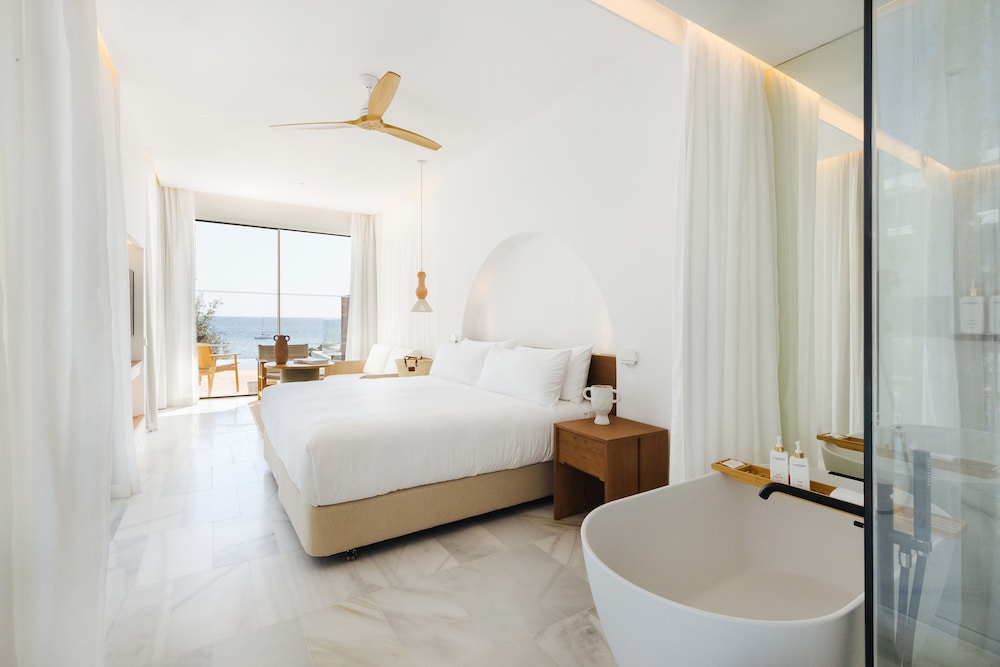 Suite Master Sunset con piscina privada y vistas al mar del hotel Villa Le Blanc, A Gran Meliá Hotel - The Leading Hotels Of The World. Foto 1