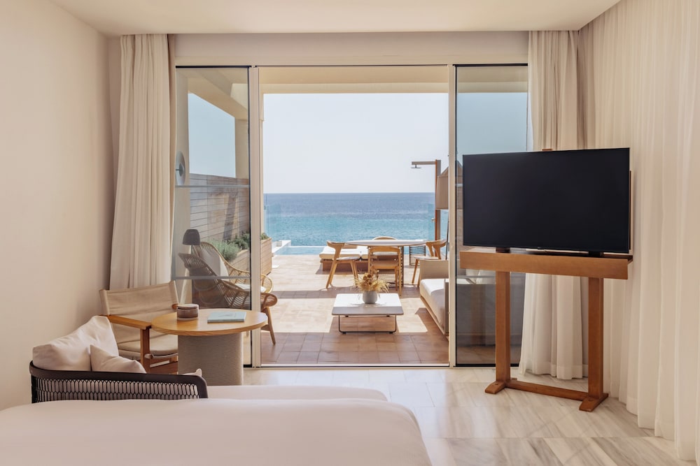 Suite Master Sunset con piscina privada y vistas al mar del hotel Villa Le Blanc, A Gran Meliá Hotel - The Leading Hotels Of The World. Foto 6