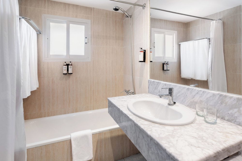 Habitación estándar, vistas al mar del hotel Sol Milanos Pingüinos. Foto 8