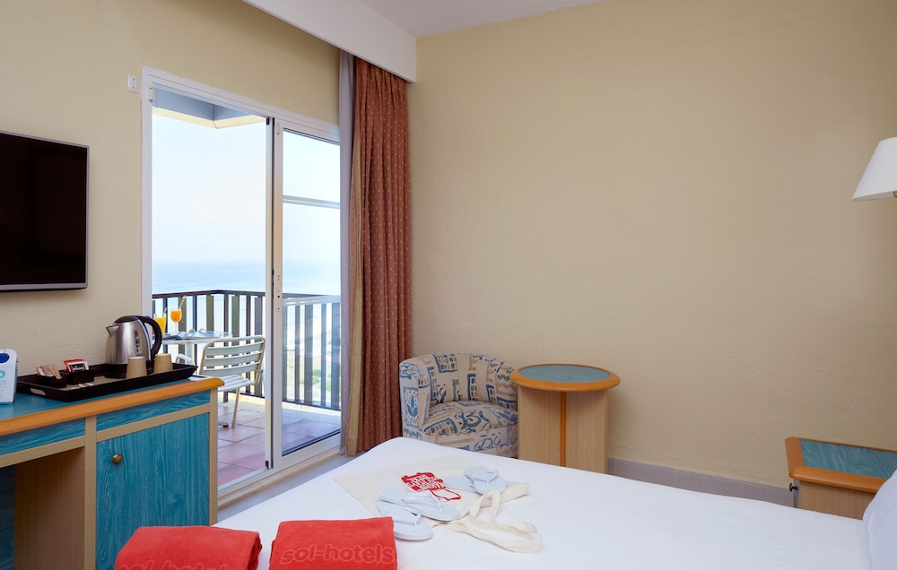 Habitación estándar del hotel Sol Milanos Pingüinos. Foto 3