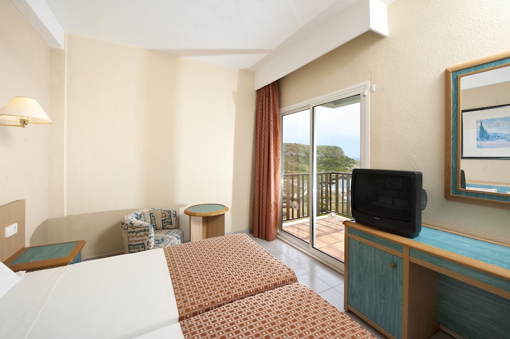 Habitación estándar, vistas al mar (Front Sea View Son Bou) del hotel Sol Milanos Pingüinos. Foto 2