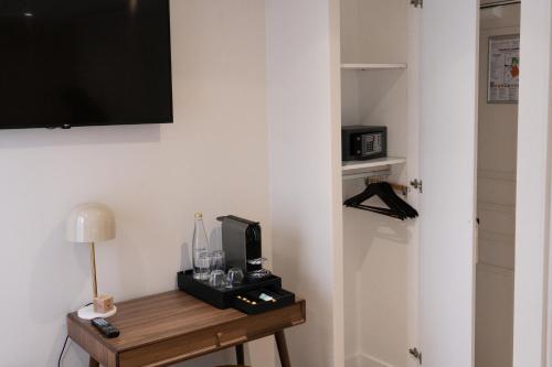 Habitación Doble con balcón del hotel B Square. Foto 14
