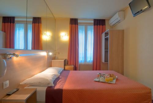 Habitación Individual del hotel De France Quartier Latin. Foto 13